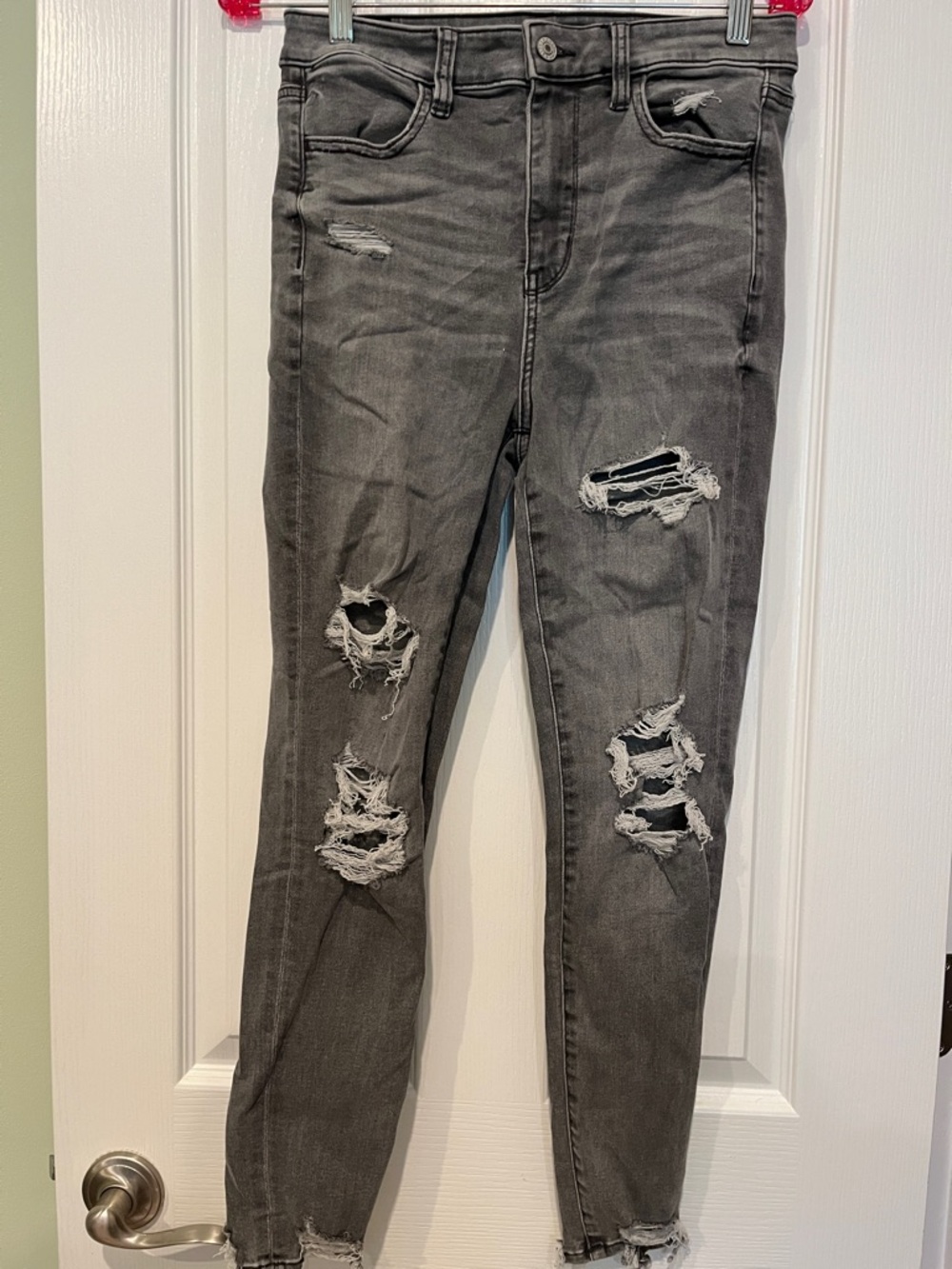 American Eagle Outfitters Women's Gray Ripped Skinny Jeans size 8 short